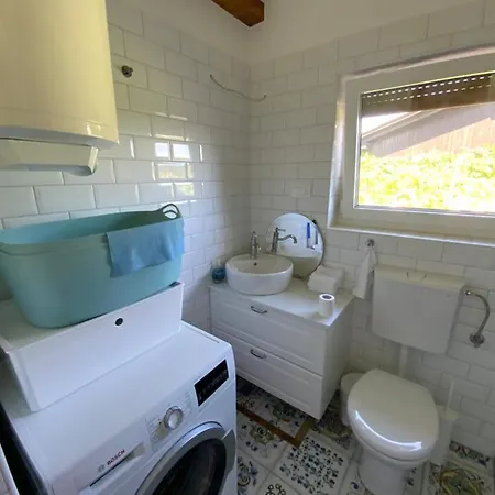 Apartma Kolpa-riverhouse Podzemelj 公寓 Borst (Metlika)