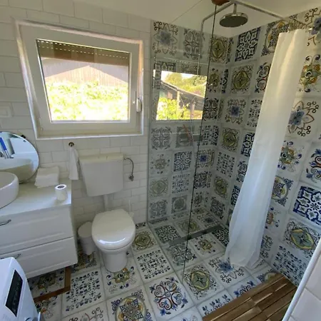 Apartma Kolpa-riverhouse Podzemelj * Borst (Metlika)