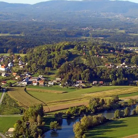 Apartma Kolpa-riverhouse Podzemelj *